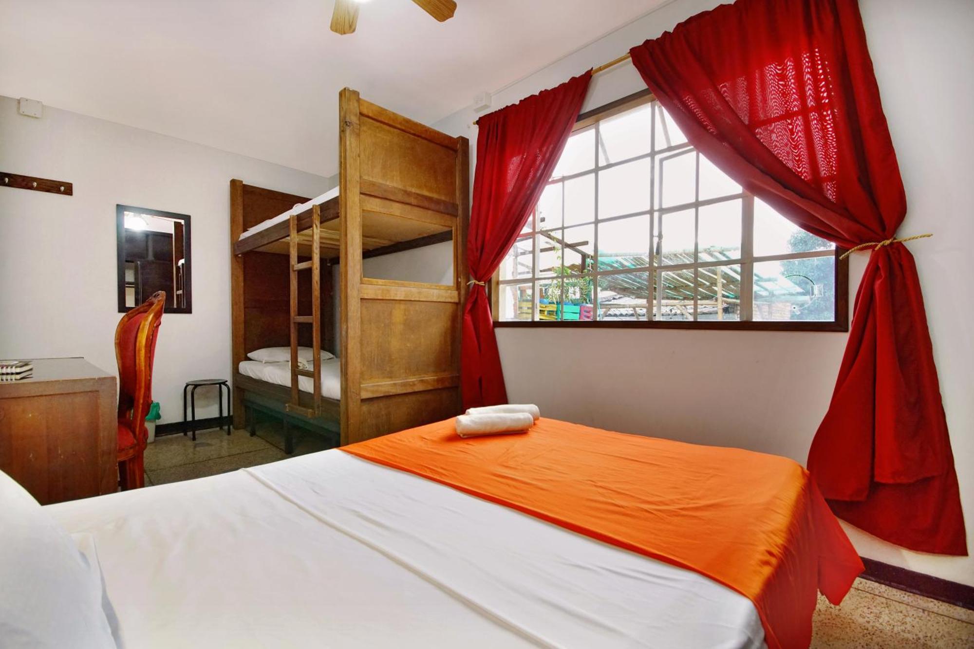 Ding-Dong Hostel Cali Kültér fotó
