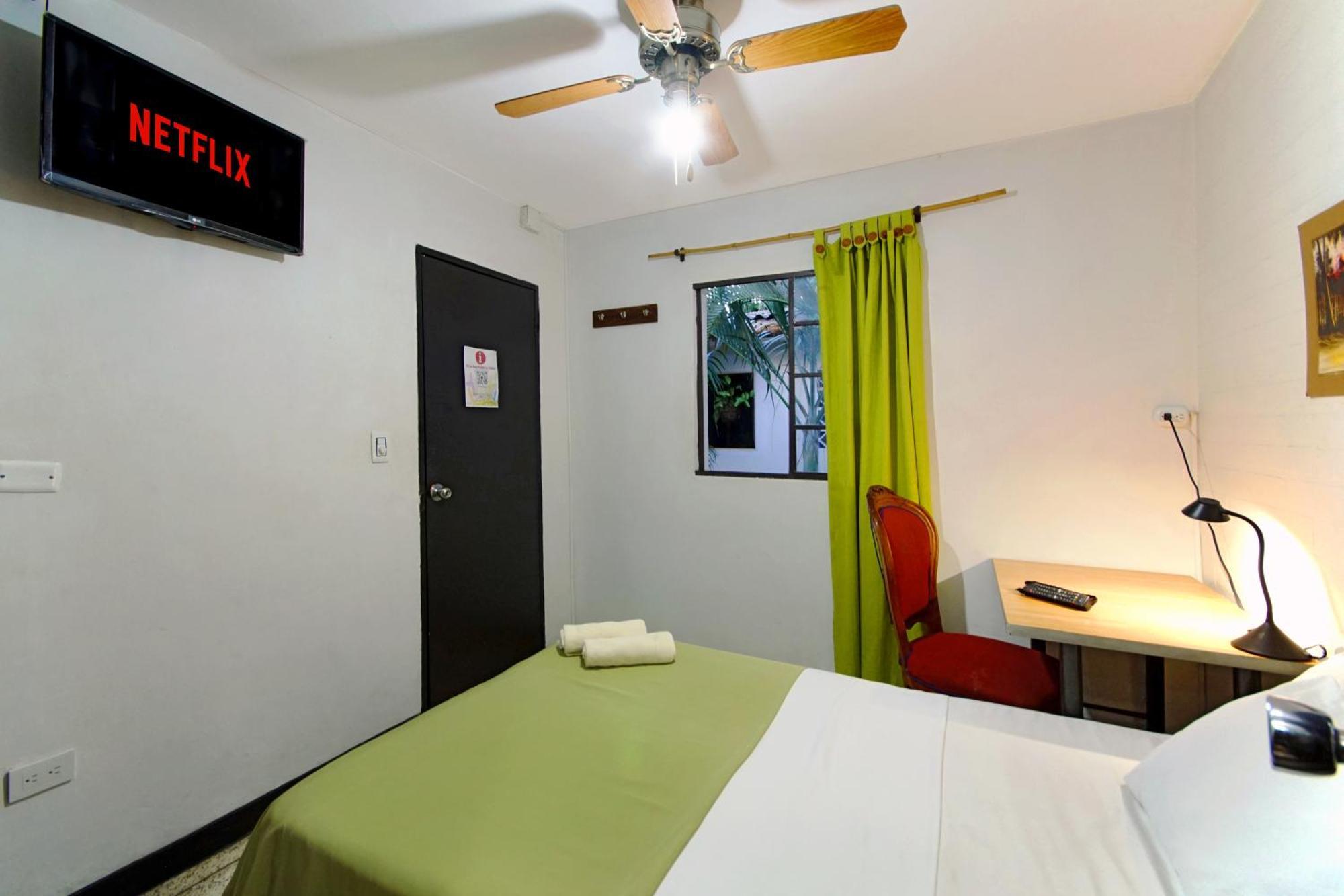 Ding-Dong Hostel Cali Kültér fotó